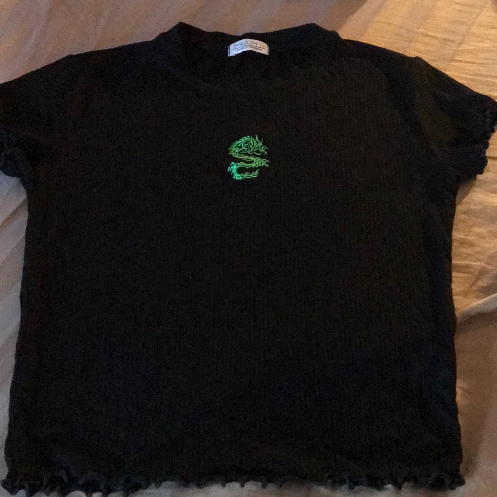 Medium black girls shirt with green dragon logo